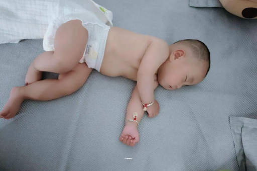 五指山怀孕多久肚子会胀气